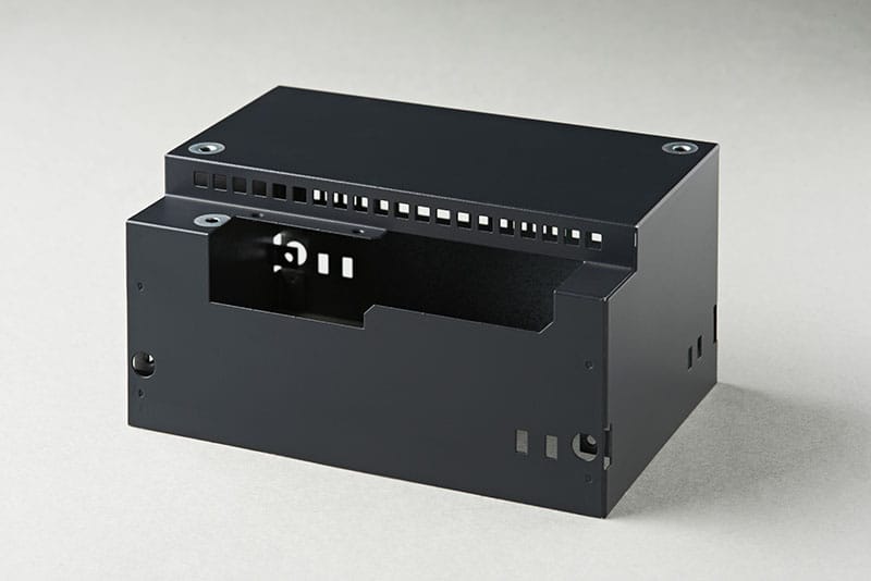 半導体装置のカバー（SPCC t=0.5）