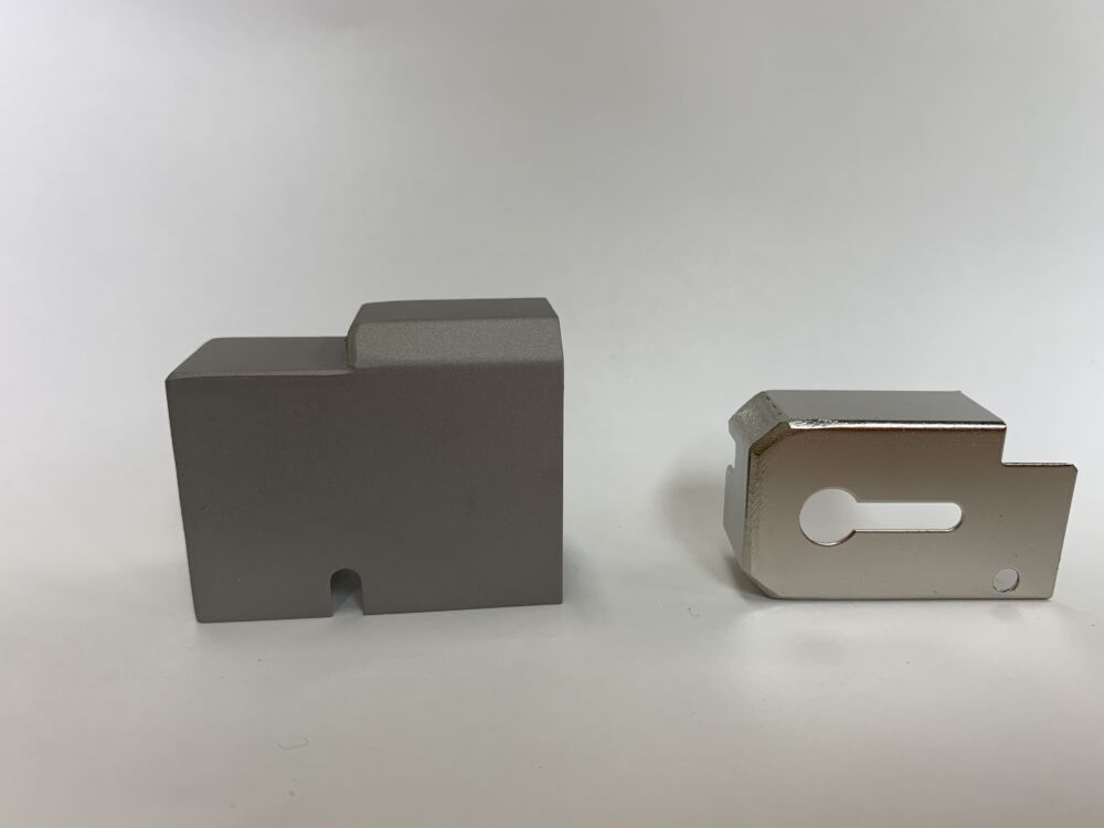 左：SUS　ｔ0.5　　右：spcc　ｔ0.5　　