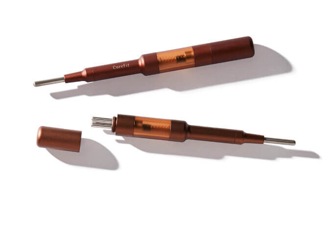 自社設計開発の美顔器！販売数10万本突破