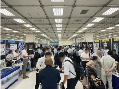 多くの来場者で賑わう会場